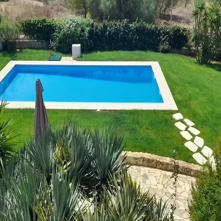 וילה Villa With Private Pool And Nearby Beach *