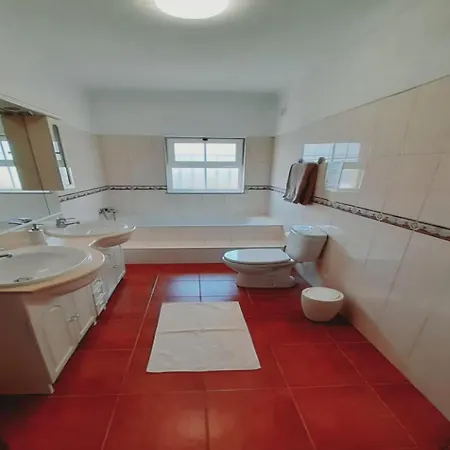 Villa With Private Pool And Nearby Beach Portimao